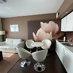 Appartement Prywatny Salon Z Aneksem Kuchennym, Sypialnia W Diva