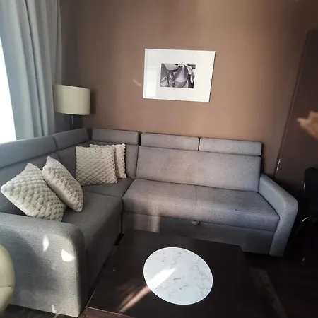 Prywatny Salon Z Aneksem Kuchennym, Sypialnią W Diva *