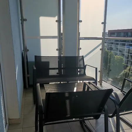 Prywatny Salon Z Aneksem Kuchennym, Sypialnią W Diva *