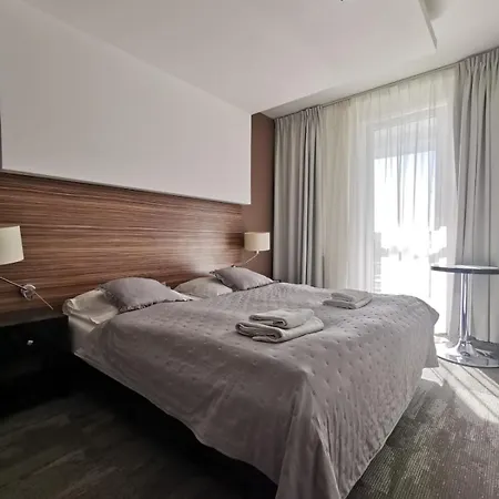 Prywatny Salon Z Aneksem Kuchennym, Sypialnią W Diva *